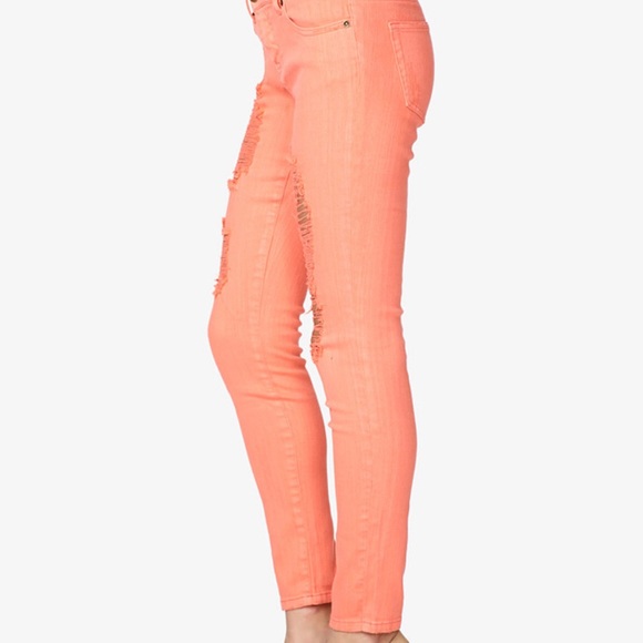 Distressed skinny Jeans in Coral - Picture 6 of 7